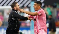 Inter Miami prohrál finále, pak došlo k rvačce. Suárez plivl na soupeře