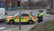 Auto na přechodu pro chodce srazilo muže, ten na místě zemřel