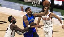 V Milwaukee slaví už den před startem NBA. Hvězda kývla na pořádný balík