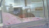 Hořovická porodnice zkouší novinku. Usnadní otcům být u porodu
