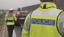 Auto u Chlumce jelo téměř 200 km/h. Policie v šoku: Řídil ho 14letý chlapec