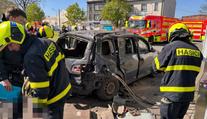 V centru Ostravy explodovalo auto. Řidič skončil v nemocnici