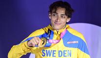 Proseděl den na WC. Hvězdnému tyčkaři bylo při zlatém závodě zle, tenhle pokrm už si nedá