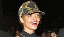 Konec spekulací! Zpěvačka Rihanna se pochlubila těhotenským bříškem