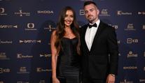 Krása a půvab na Zlaté hokejce. Hokejisté vytáhli své žhavé partnerky