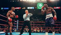 Mike Tyson prodává bonbóny ve tvaru ukousnutého ucha bývalého rivala