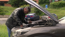 Ojeté auto za statisíce po chvíli přestalo jezdit. Nepomohly ani drahé opravy