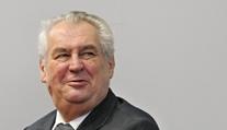 Důvěra v prezidenta Miloše Zemana klesla, poprvé po půl roce