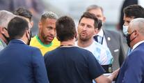 Čtyři  fotbalisty z přerušeného utkání vyšetřuje policie