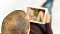 Focení aktů se zvrhlo. Fotograf měl ženu nutit k sexuálním praktikám