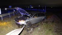 Opilý mladík ujížděl policistům, nevybral kruhový objezd