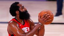 Harden rozhodl trestnými hody, Dončič dal 40 bodů, ale nestačilo to