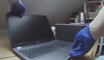 Internetové podvody za miliony korun. Policie zadržela devět lidí
