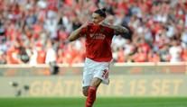 Posilu Reds vyprovokoval k červené kartě, teď mu fanoušci hrozí smrtí