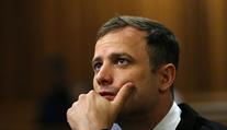 Nové důkazy: Pistorius nejdříve zbil přítelkyni pálkou, pak střílel