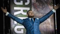 Štědrý McGregor! Svého dlouholetého trenéra potěšil miliónovým dárkem