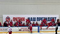 Týmy KHL poslaly během zápasu jasný vzkaz: Putin je náš prezident!