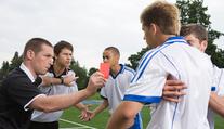 Exemplární tresty za napadení sudího v Meziboří: Roky bez fotbalu pro oba agresory