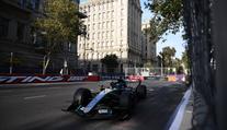 Smíšené pocity Mercedesu. Russell vyjede z pole position, Antonelli měl nehodu