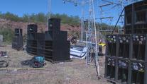 U Kryr se sjíždí stovky lidí na "oslavu". Město se děsí technoparty
