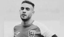 Fotbalista zemřel po kolapsu na hřišti. Měl týden po svatbě