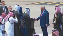Trump dorazil do Rijádu. Jednat chce o obchodu a investicích