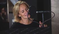 Monika Absolonová: Chybí mi nějaký hit! Text nové písně mi napsala i Hanička Zagorová