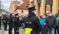 Velké protesty proti opatřením vlády! Policie zadržela šest lidí