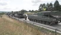 Česko brázdily tanky Leopard. Armáda cvičila jejich přesun po dálnici
