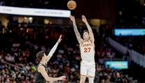 Skvělý Jokič přepsal historii NBA, dařilo se i Krejčímu