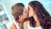 Tajemství rozluštěno! Vědci zjistili, proč při líbání zavíráme oči