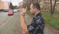 Na pondělí připadá Světový den pozdravů. Lidé ho slaví neobvykle