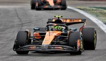 Z pitlane až k bronzu. Famózní závod Verstappena, Norris odskočil soupeřům