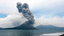 Erupce obávané sopky mění okolí. Vznikly dva nové ostrovy