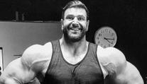 Zemřel známý fitness influencer. Dostal infarkt na běžícím pásu