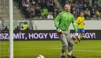 Gólman Király je králem! Prozradil, proč nosí o číslo větší tepláky