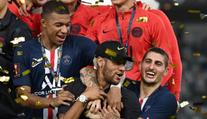 Neshody v PSG? Mbappé vyhodil Neymara z týmové fotky! VIDEO