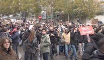 Ve Francii opět propukly protesty. Policie použila vodní děla a slzný plyn