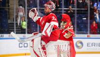 Hudáček si podmanil KHL: Chytá skvěle, jeho děkovačky se staly hitem