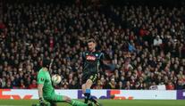 Čech dotáhl Arsenal k postupu, dál jde i Valencia a Frankfurt