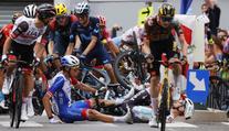 Fanoušek si chtěl udělat selfie. Způsobil hromadnou nehodu na Tour de France