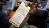 Výherní tiket používal jako záložku. Po dvou měsících se mu změnil život