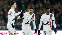 Neuznaný gól hráče Lens mrzel. PSG utkání otočilo a upevnilo vedení v tabulce