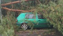 Hasiči měli kvůli bouřkám napilno. Na Novoborsku dokonce řádil downburst
