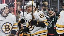Skvělý Pastrňák přepsal českou historii v NHL, zářil i Hertl