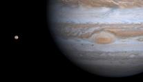 Na Jupiteru zuří mimořádně silné bouře. Mohou je zaznamenat i lidé na Zemi