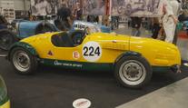 Letňany zaplnily stovky aut a motorek. Dorazil i pilot Formule 1