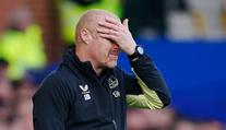 Vedení Evertonu odvolalo pár hodin před zápasem kouče, tým povede kapitán