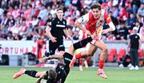 Slavia přejela Plzeň, mistrovské oslavy Sparty se odkládají