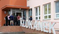 Covid v Klokáncích. Úřad nepovolil testování, říká Fond ohrožených dětí